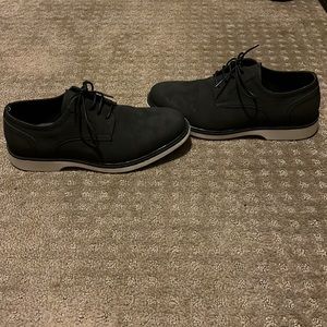 Men’s black dress shoes (size 43- equivalent to size 10.5)